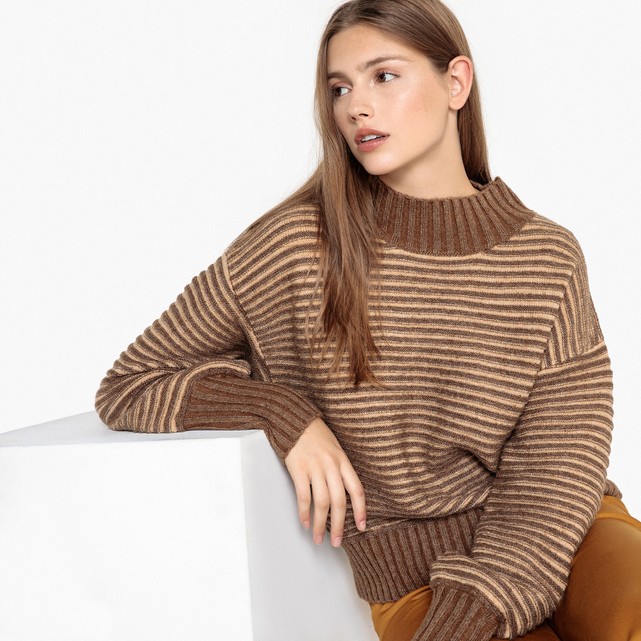 свитер коричневый с горлом